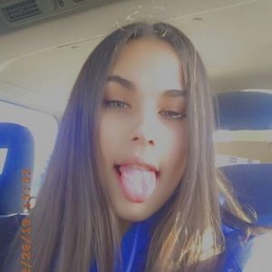 Meet your Posher, Aujene